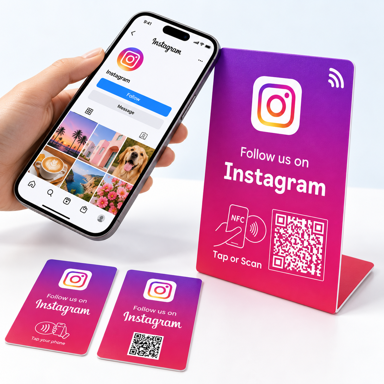 Tarjeta de mesa y tarjeta portátil de Instagram, con frente y respaldo, junto a un iPhone
